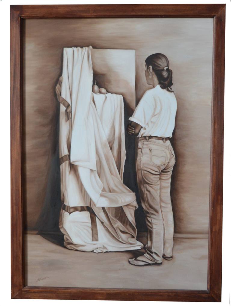 Joven mirando obra — Juan Bejarano Lopez